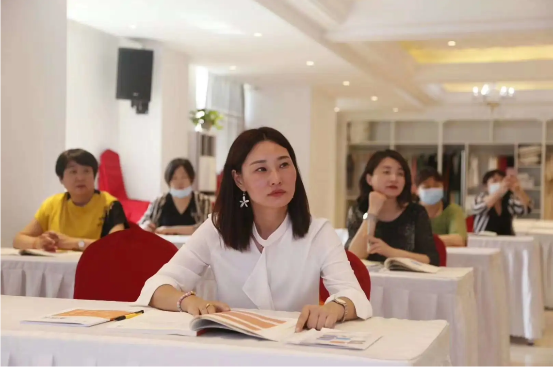 北京育兒嫂帶寶寶的重要性?。ㄌ暨x北京育兒嫂帶寶寶有什么好處？）